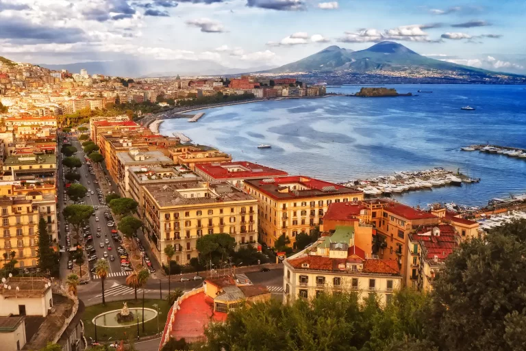 La Costa di Posillipo: Una Perla di Bellezza rara a Napoli